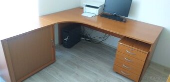 Kancelářský stůl HOBIS