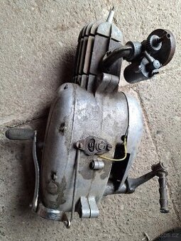 Jawa 50 - 550 Pařez kompletní motor s levým karburátorem - 1