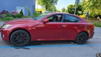 Lexus is 220d