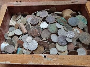 Staré mince a drobné artefakty
