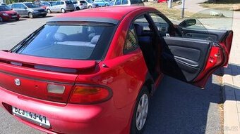 MAZDA 323 F BA 14P2 HATCHBACK červená 5-dveřová