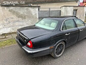 JAGUAR XJ8, 4,2V8,218KW,ČERNÝ,CZ TP - CELEK, DÍLY