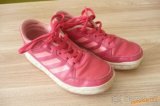 Růžové adidasky, 32