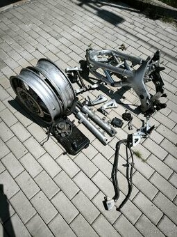 SV 650 náhradní díly