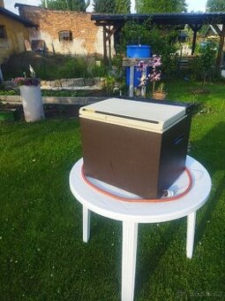 Starší plynová lednice Electrolux