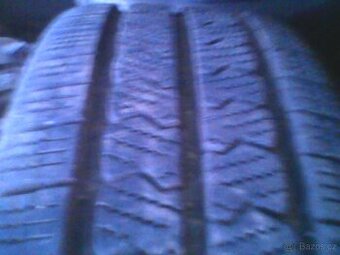 2x zimní pneu 205x70x15C - 1