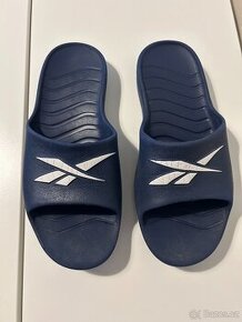 Pantofle/žabky Reebok tmavě modré 39 - 42