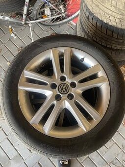 Volkswagen golf kola