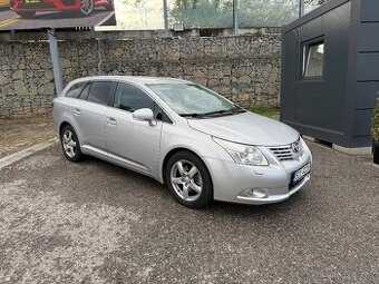 Toyota Avensis 2.2 2010