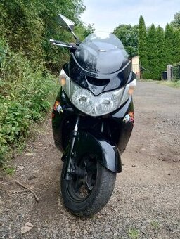 Suzuki Burgman 400
