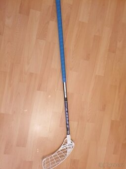 Florbalova hul pro pravaky