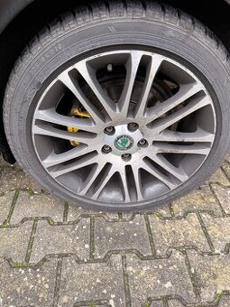 Prodám alu kola Superb 2 225/45r18 zimní 