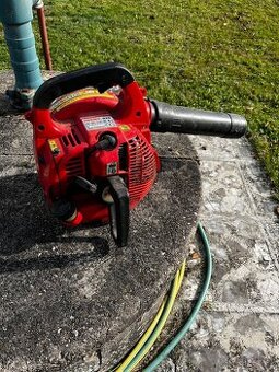 Prodám benzinový fukar na listí Hecht 926