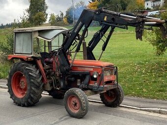 Zetor 6711. S nakladačem a doklady
