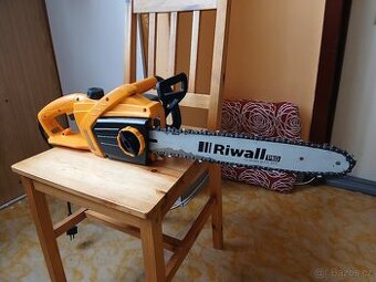 elektricka pila riwall recs 1840