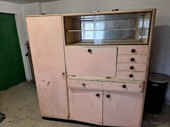 Starý nábytek za odvoz