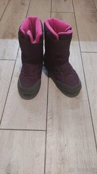 Dívčí sněhule zn. Quechua, vel. 33