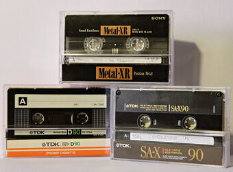 20 KUSŮ MC KAZETY (viz foto) REZERVÉ