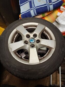 Originál Alu disky na Fabii 1 s letním obutím Barum