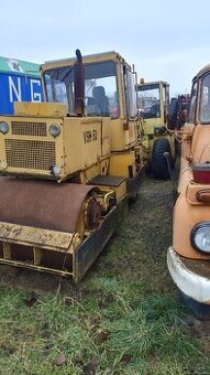 Vibrační válec silniční Stavostroj VSH 60