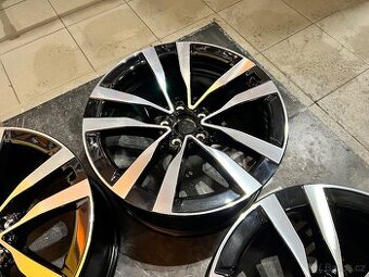 Mercedes nepoužité original r19 w223