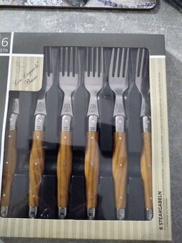 Kniha Špalíček výletů hrady a zámky , NOVÁ-4 x foto