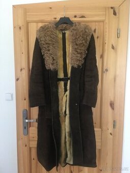 Prodám dámský semišový kabát.