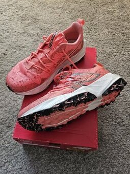 New Balance Tektrel bežecké trailové boty vel 40/25,5