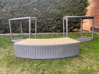 Schůdky a stolky k nafukovací vířivce