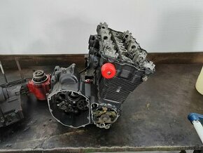 SUZUKI GSX-R 750 GR75A náhradní díly