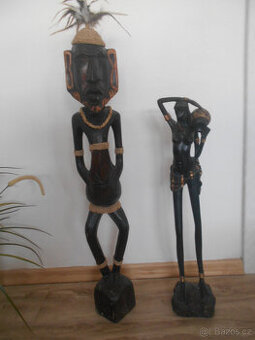 2 Africké vyřezávané sošky