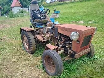 Traktor malotraktor traktůrek