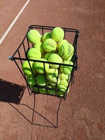 Tenisové míče, míčky Wilson, tenisáky