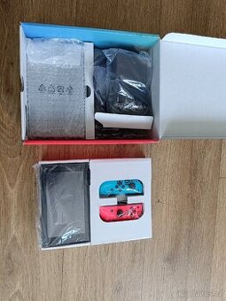 Nintendo switch V2 + 128 GB + přísl. - 20 měs. záruka