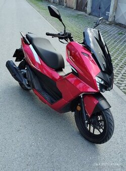 Skútr 125