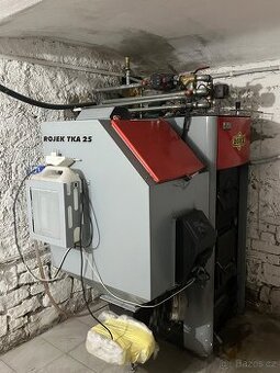 Teplovodní kotel ROJEK TKA 25 (uhlí, brikety)