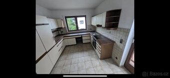 Kuchyňská linka se spotřebiči, použitá