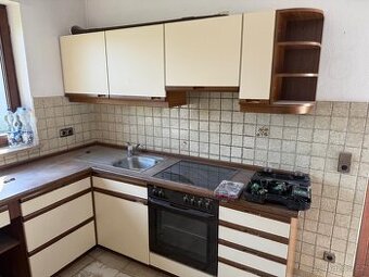 Kuchyňská linka se spotřebiči, použitá