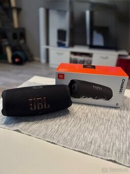 JBL Charge 5