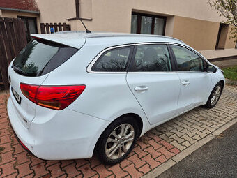 Kia Ceed combi 1.6 CRDi 94kW rok 2013