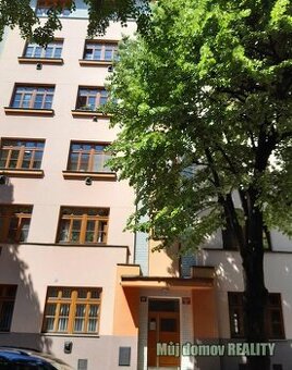 Pronájem bytu 2+1 | 62 m Žerotínova, Praha 3 Žižkov
