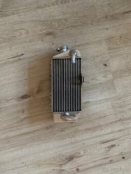 Závodní chladič na motor am6 - 1