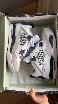 Jordan 4 Military Black