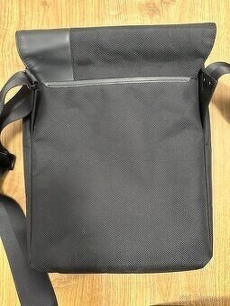 PÁNSKÁ CROSSBODY TAŠKA EVERKI VENUE XL SLEVA 60%