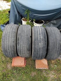 Letni pneu 225/55 R17