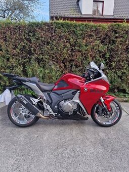 Honda vfr 1200f Jen 20 000 km - 1