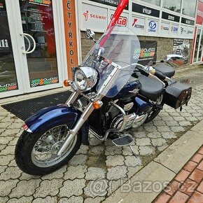 Suzuki Intruder C 800, ČR, servisní knížka,padací rám,brašny