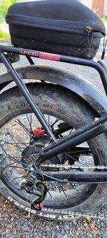 Skládací elektrokolo moped