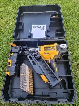 DEWALT AKU HŘEBÍKOVAČKA