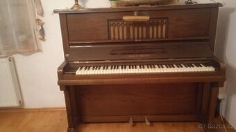piano August Forster